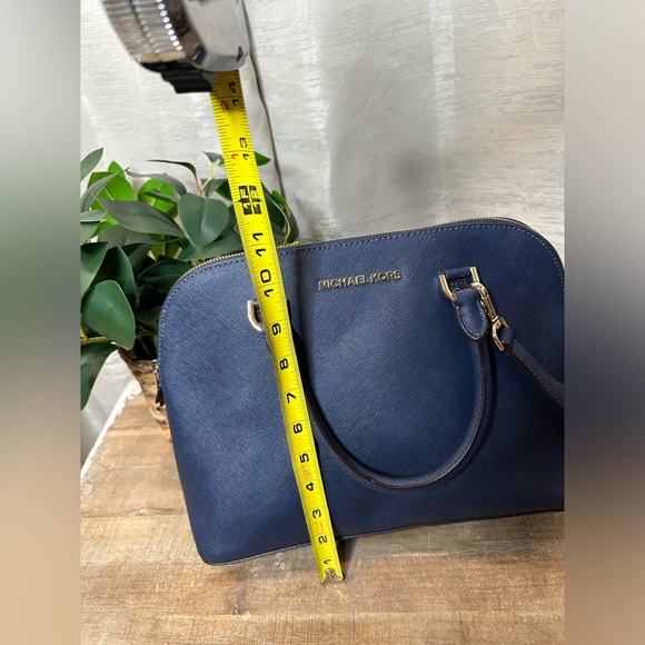 Michael Kors Cindy navy large dome crossbody leather purse with gold hardware - Picture 8 of 17